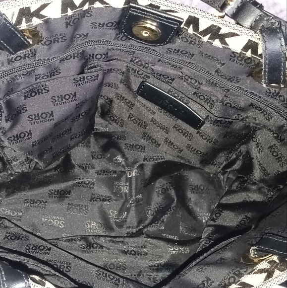 Michael Kors bag - Picture 5 of 9